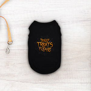 Halloween special dog t shirt. Custom text print doggy treats please on spider web on black t shirt. Good quality t-shirt 65% cotton 35% polyester soft material. 